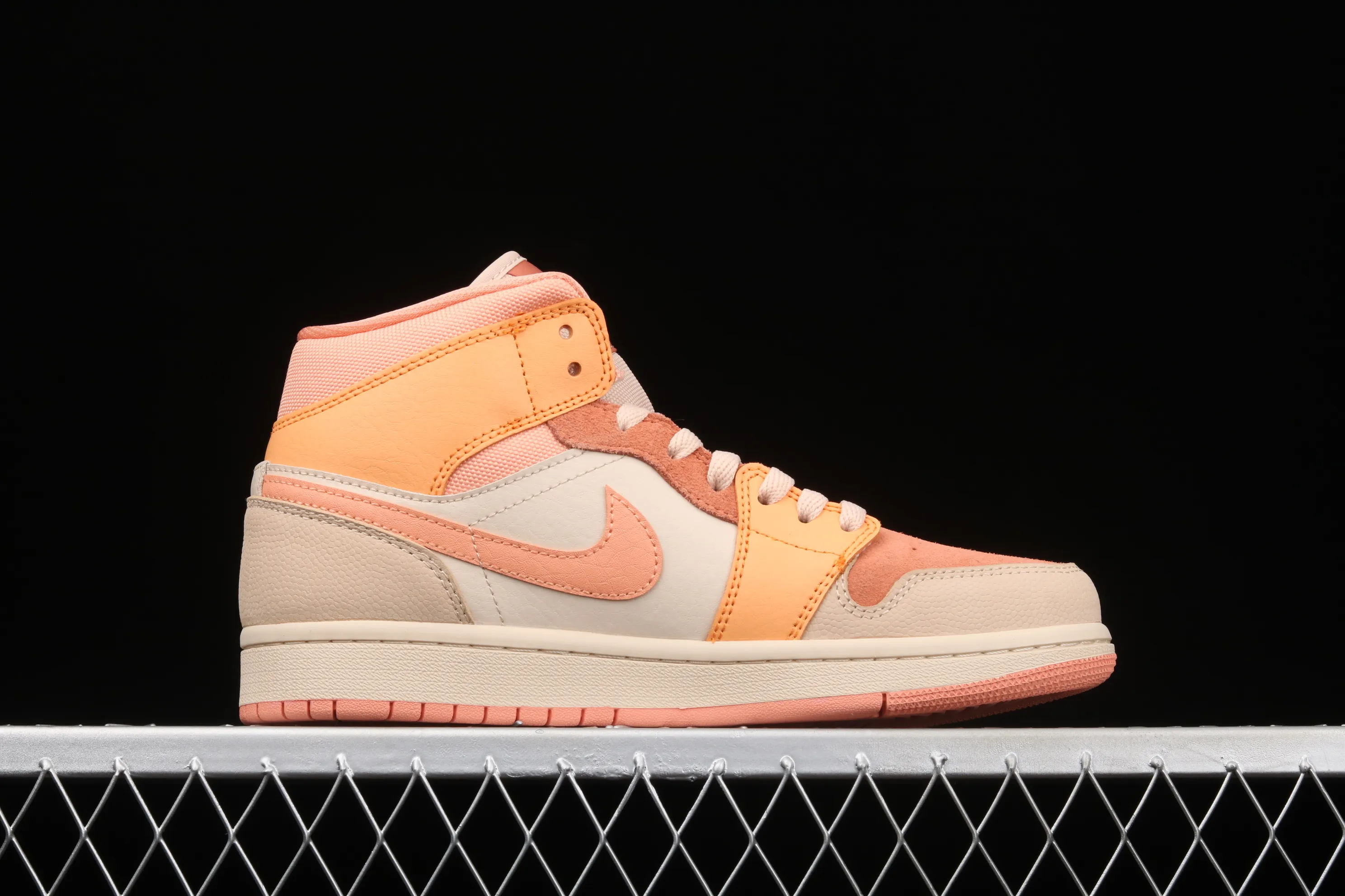 All categories Air Jordan Jordan series basketball shoes Air Jordan 1 Mid G version pure original Air Jordan 1 Mid SE AJ1 Joe 1 Chinese orange and pink splicing mid-top versatile casual sports sneakers DH4270-800